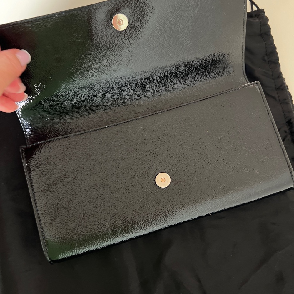 🎉🎉HP🎉🎉Yves Saint Laurent YSL Black Patent Belle De Jour Clutch🎉🎉 - Picture 8 of 12